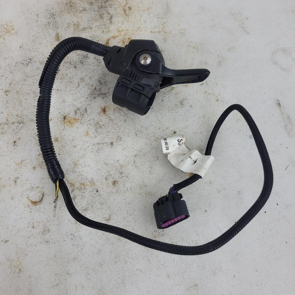 512061256-001