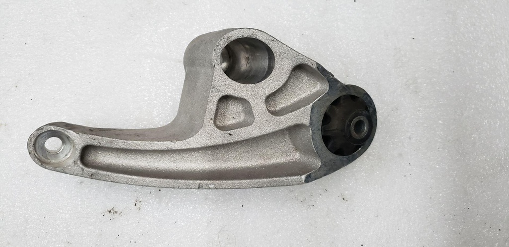 Bracket, Engine Mounti 05%