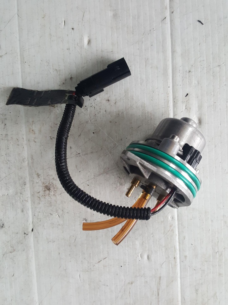 Pump, Oil (inc. 26)