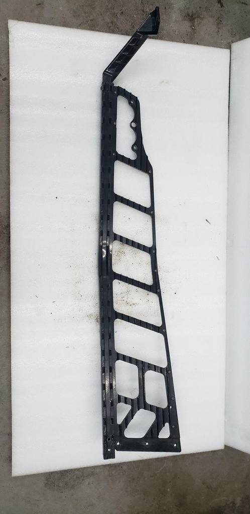 ASM-RUNNINGBOARD RH BL 05%