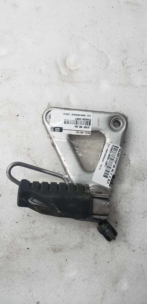 HOLDER-STEP,RR,RH,F.S. 05%