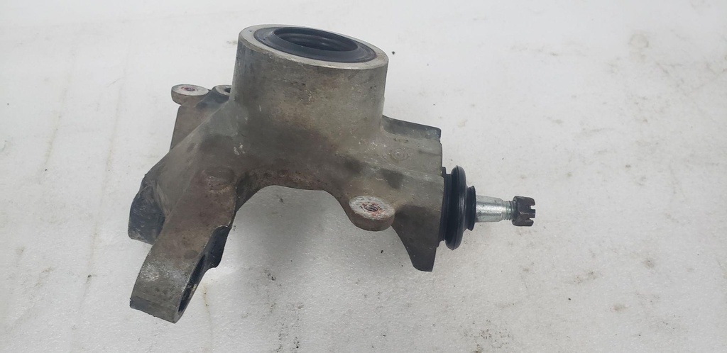 KNUCKLE, STEERING RH