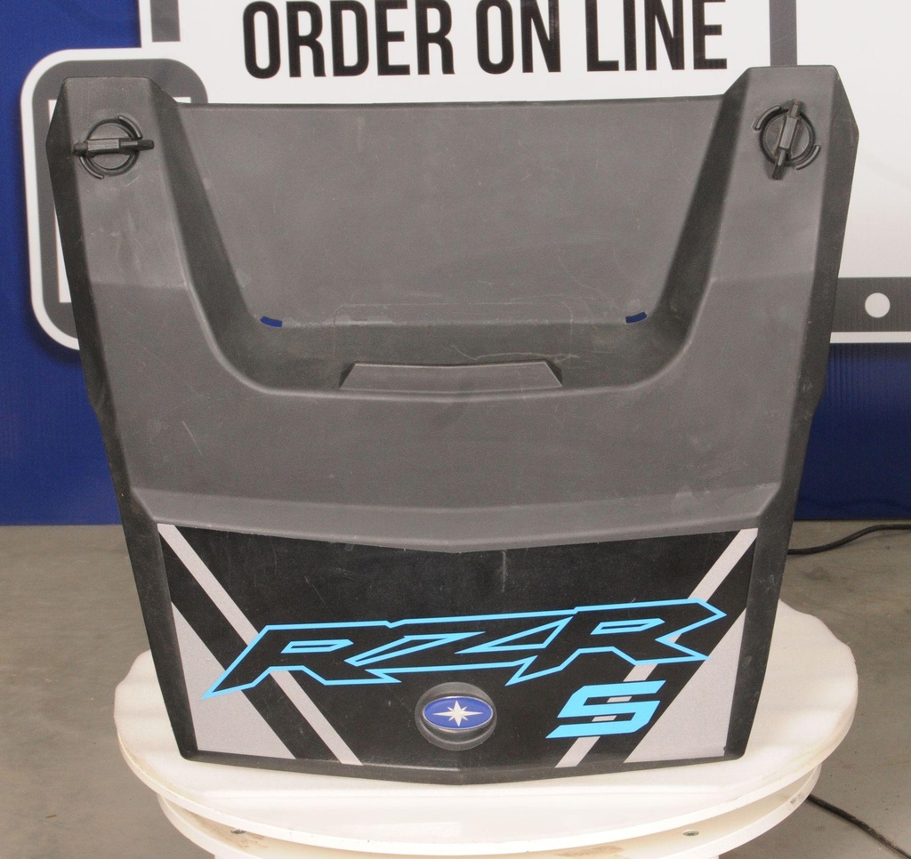 center hood, gloss black
