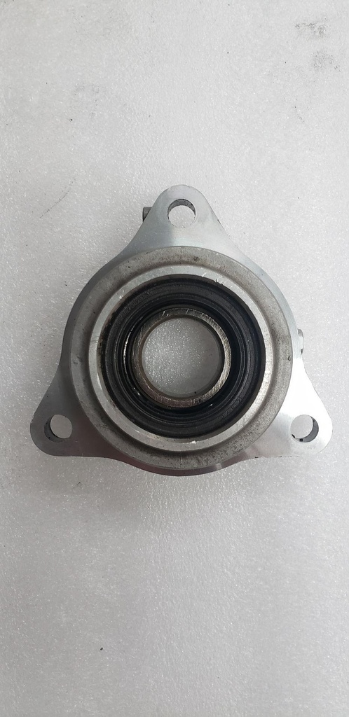 HOUSING, BEARING 2 - YAMAHA - 8GL-47633-00-00 yamaha