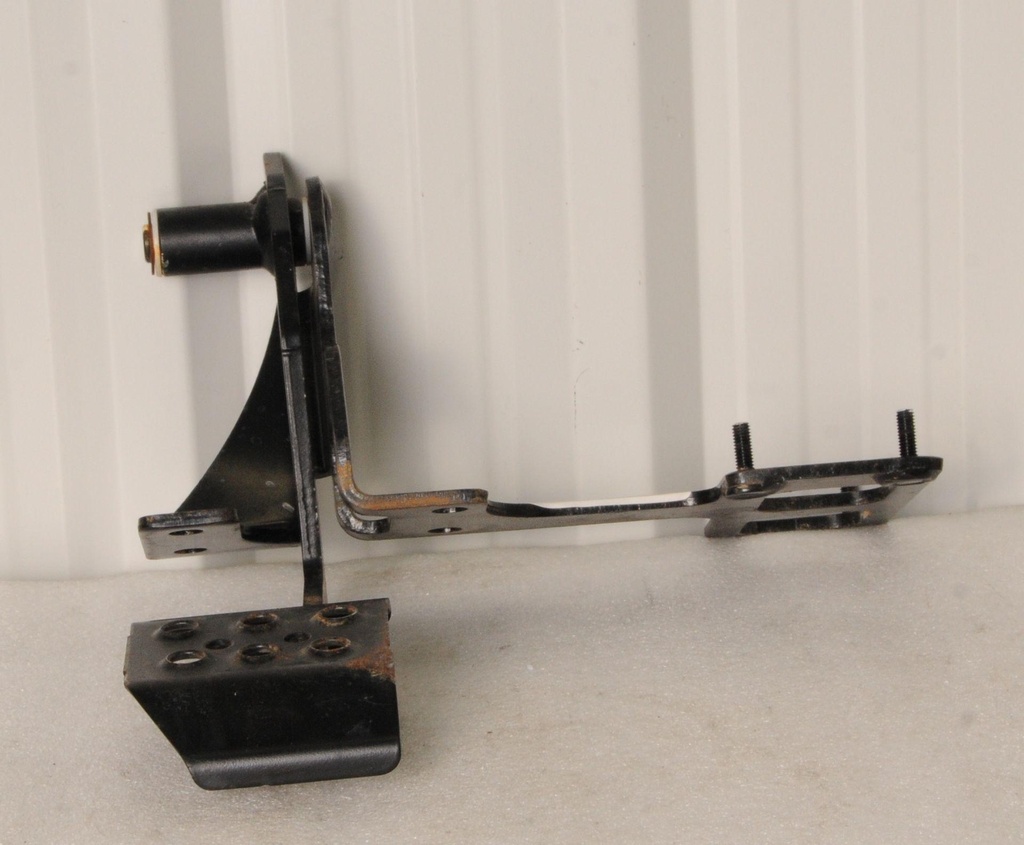 WELD-PEDAL MNT,BLK