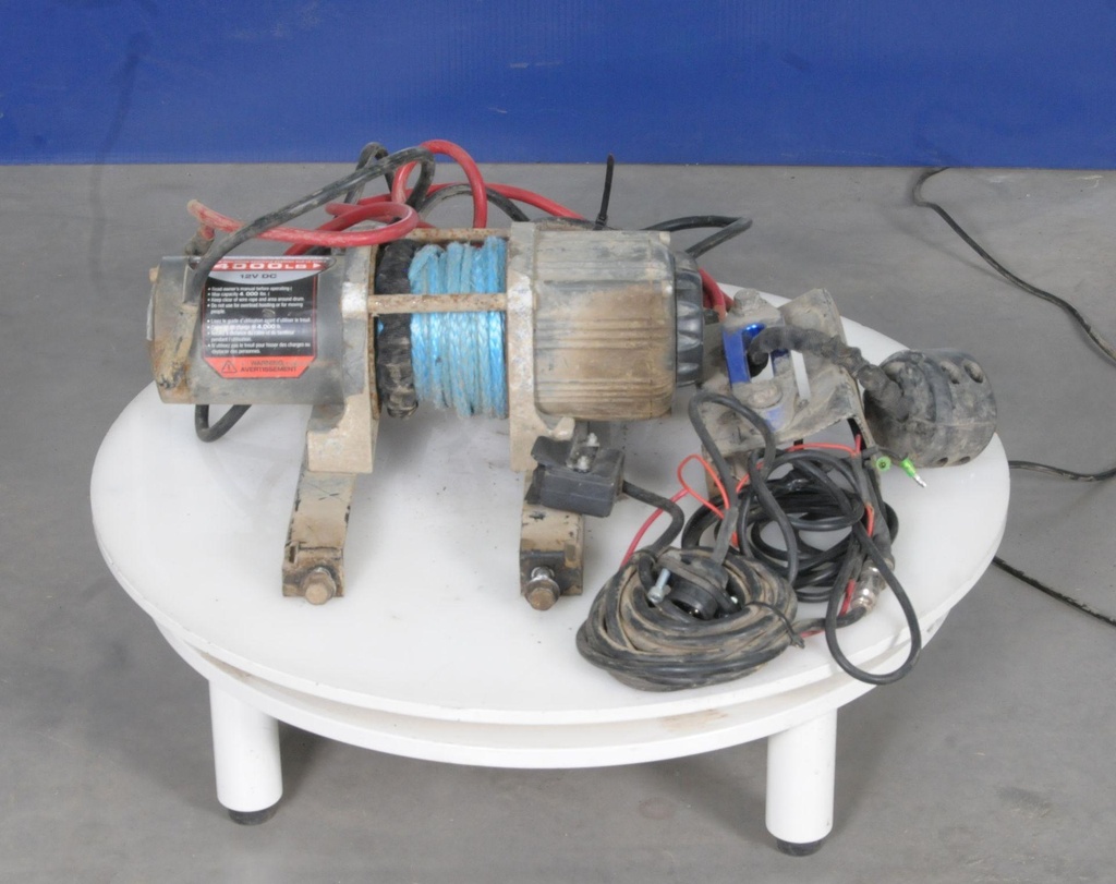 Winch 4000 Lbs Usagé