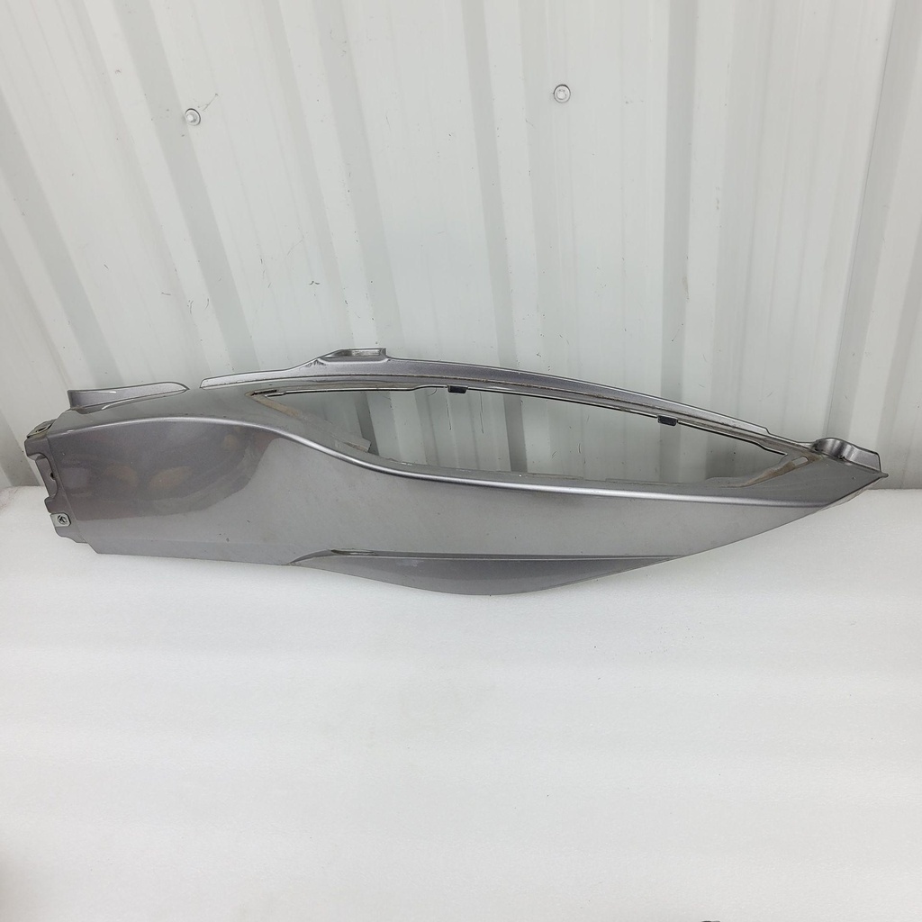 [705006232-001] (new ref. 705005589) rh front panel, magnesium rs-s magnesium model