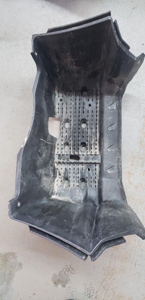 FOOTWELL, RIGHT SIDE, GLOSS BLA