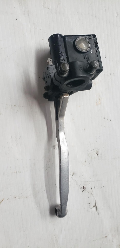 [59600-31D01-001] cylinder assy, front master (59600-31D01-001)