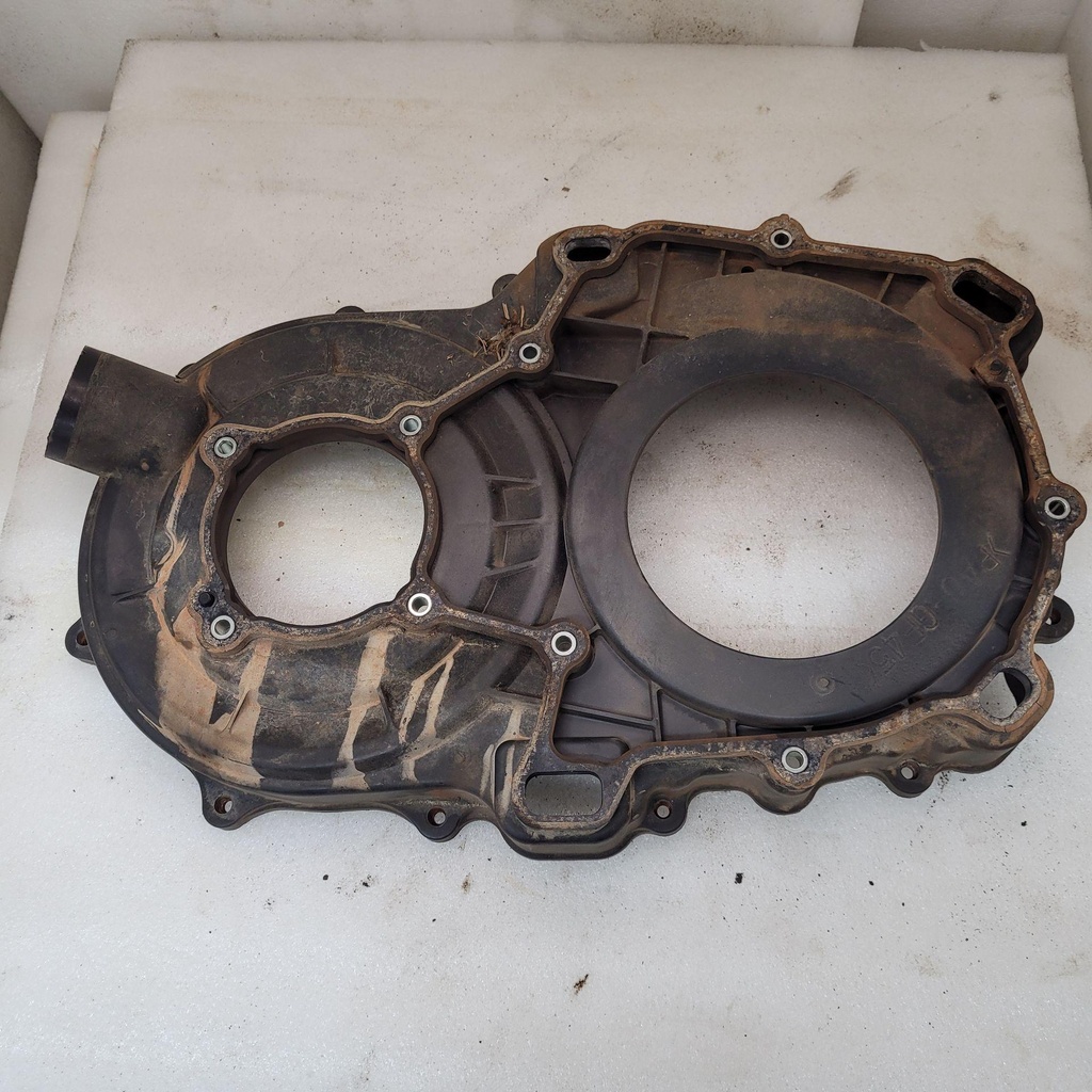 (new ref. 5uh-15421-01-00) . .cover, crankcase 2