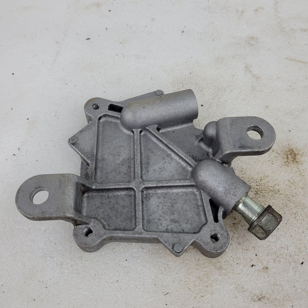 [CF00632] base seat, oil cooler