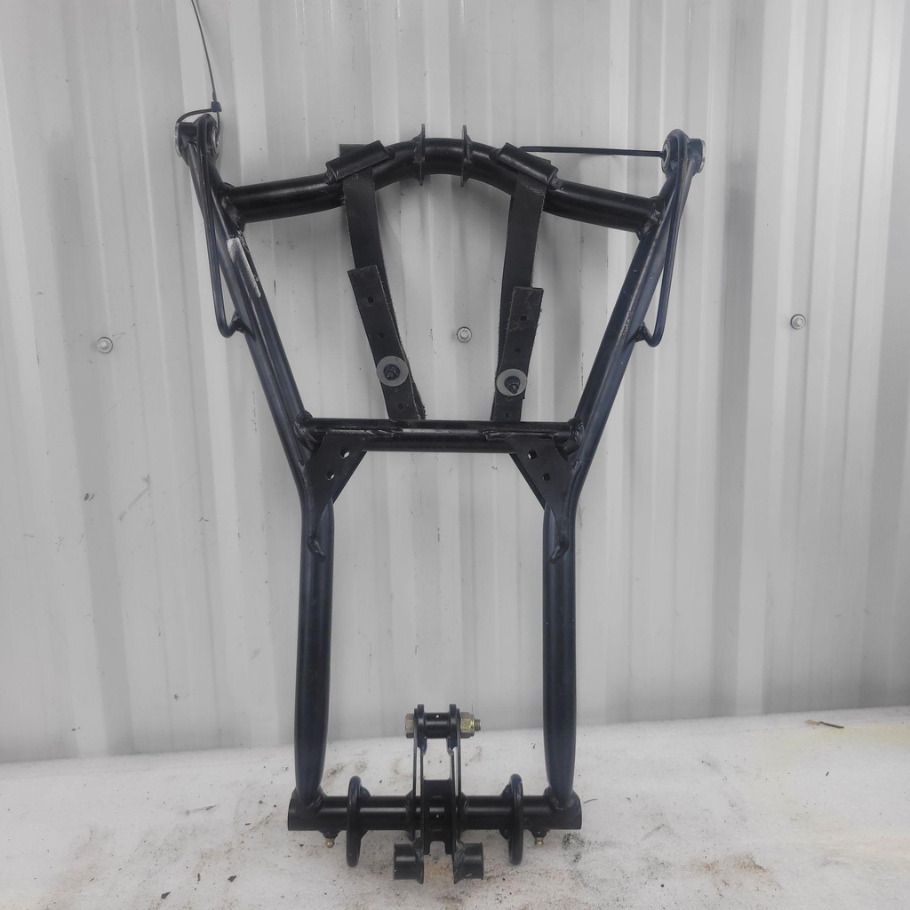 [503196780-001] deep black, central suspension arm ass'y